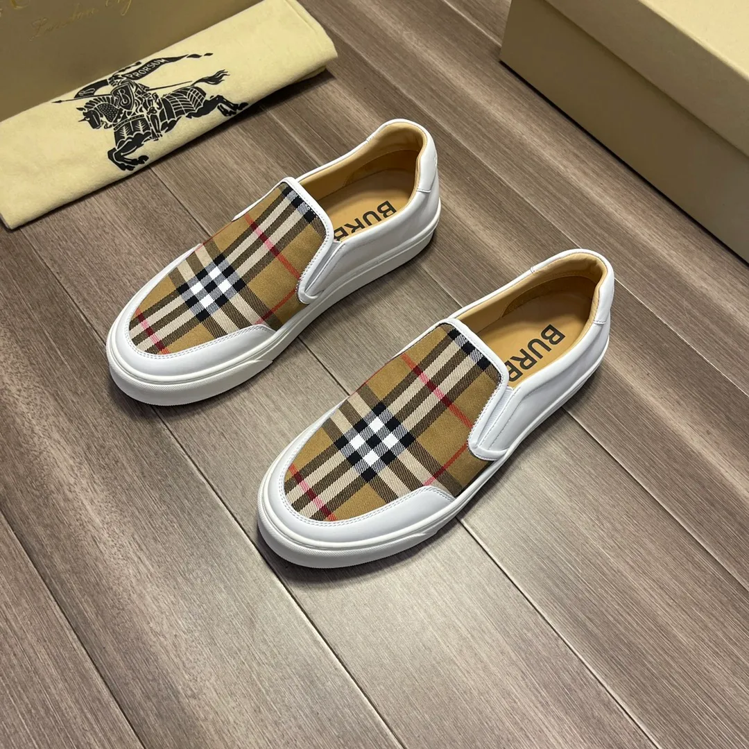 ☕P380💰"BURBERRY" Burberry: 🔍🔍The latest men's counter is on sale simultaneously, the original version imported from Italy🔝·Nappa calfskin·Brand totem cloth· Highlighting the (high-end, extravagance, class) travel, home, and best choice" exquisite workmanship (Imported water-dyed leather lining from Italy 🇮🇹), sole: original sole provided by the original factory, ⚠️exclusive double layer Activity·TPR rubber·molded outsole; super comfortable·wear-resistant·non-slip·environmental protection🌳🌳🌳, the real thing is more beautiful🎬The real thing is more beautiful🔍🔍 (high quality·follow the order) You can enter and exit the counter at will: Size: 38·39·40·41·42·43·44 (🎉Customized 45) Welcome to order...☕️